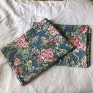 Set of 2 NWOT vintage Eileen West 1986 pillowcases 100% cotton percale floral